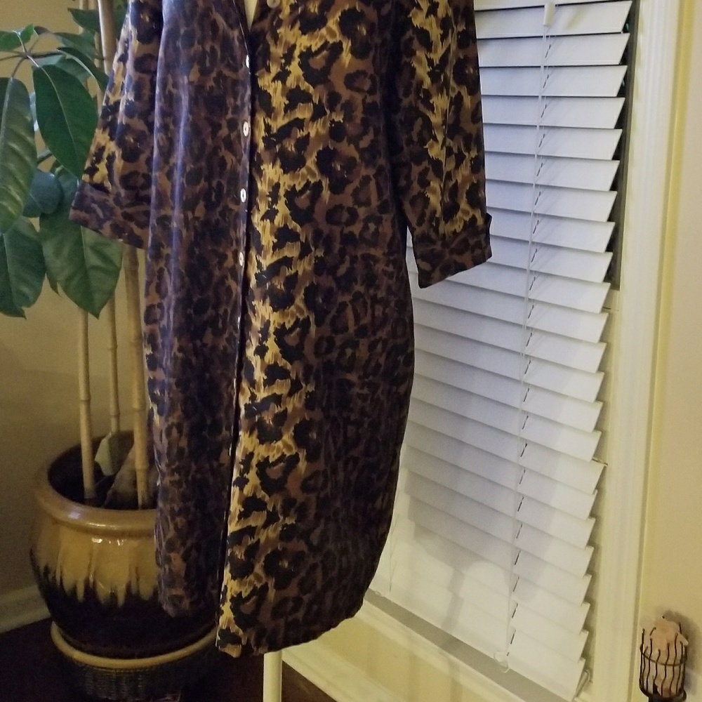 Dress - Picture 3 of 3